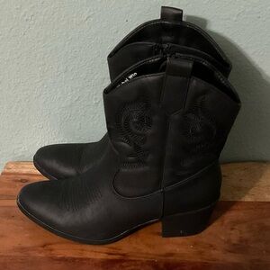 Global Win Black Western Boots
